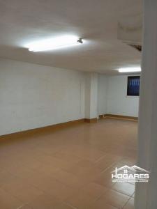 Vente Local commercial TUI 36700