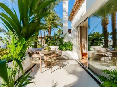 Acheter Appartement 161 m2 Estepona