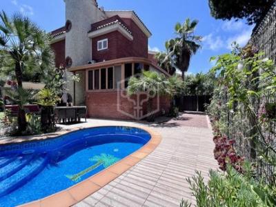 Louer Maison 350 m2 Gava