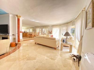 Acheter Maison 327 m2 Nueva-andalucia